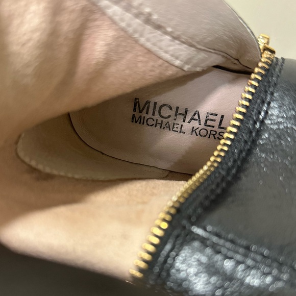 ♦️ Michael Kors Black knee high leather boots with gold studs size 5.5 - Picture 14 of 16